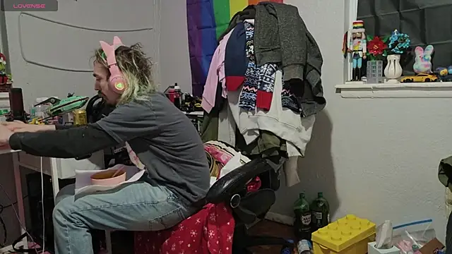 tallnerdyguy online show from 7, 2, 2026