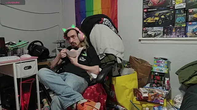 tallnerdyguy online show from 10, 5, 2026