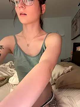 dreamteemergirl online show from 25, 10, 2025