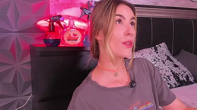 LaurynCopper online show from 17, 7, 2026