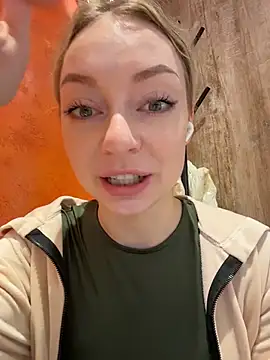 Snapshot of melissa_grr chatting on 27, 5, 2026 melissa grr online show from 27, 5, 2026
