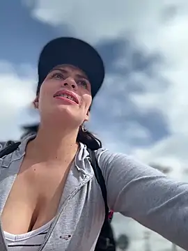 Alysson-- online show from 18, 4, 2026