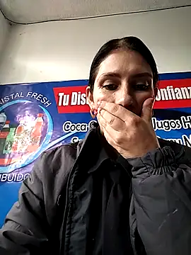 Snapshot of Alysson-- chatting on 12, 9, 2025 Alysson-- online show from 12, 9, 2025