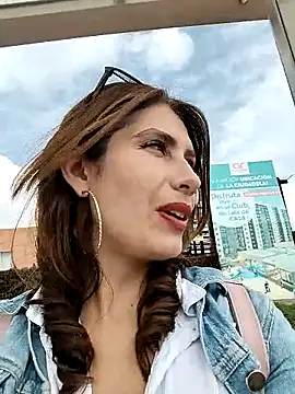 Snapshot of Alysson-- chatting on 7, 3, 2025 Alysson-- online show from 7, 3, 2025