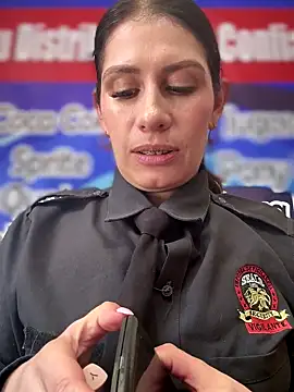 Snapshot of Alysson-- chatting on 15, 10, 2025 Alysson-- online show from 15, 10, 2025