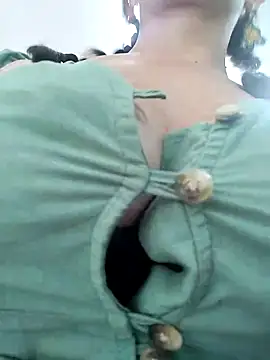 Snapshot of Alysson-- chatting on 12, 3, 2025 Alysson-- online show from 12, 3, 2025