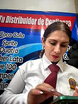 Snapshot of Alysson-- chatting on 6, 11, 2025 Alysson-- online show from 6, 11, 2025