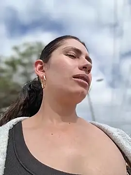 Alysson-- online show from 20, 4, 2026