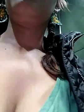 Snapshot of Alysson-- chatting on 12, 3, 2025 Alysson-- online show from 12, 3, 2025