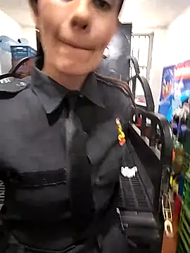 Snapshot of Alysson-- chatting on 28, 9, 2025 Alysson-- online show from 28, 9, 2025