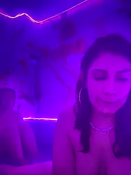 Snapshot of Alysson-- chatting on 26, 10, 2025 Alysson-- online show from 26, 10, 2025