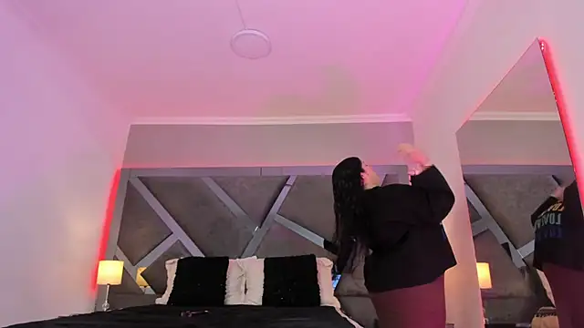 AmberiniHoffman online show from 13, 3, 2025