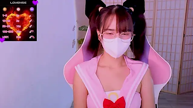 Snapshot of desiregirl69 chatting on 18, 3, 2025 desiregirl69 online show from 18, 3, 2025