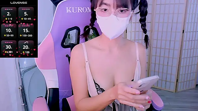 Snapshot of desiregirl69 chatting on 10, 2, 2025 desiregirl69 online show from 10, 2, 2025