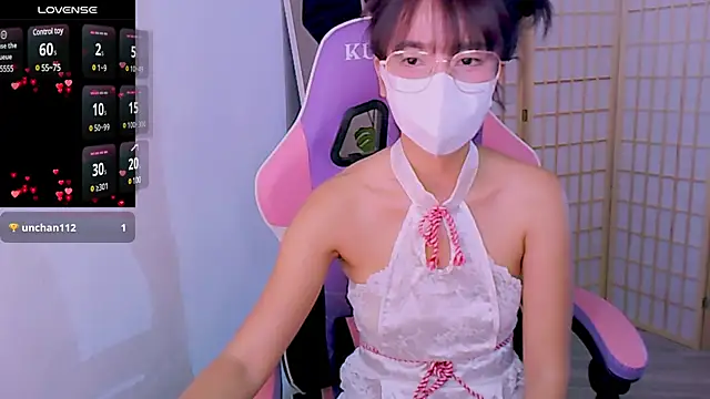 Snapshot of desiregirl69 chatting on 6, 2, 2025 desiregirl69 online show from 6, 2, 2025