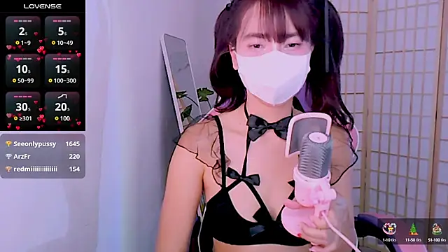 Snapshot of desiregirl69 chatting on 17, 2, 2025 desiregirl69 online show from 17, 2, 2025