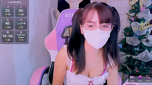 Snapshot of desiregirl69 chatting on 17, 12, 2024 desiregirl69 online show from 17, 12, 2024