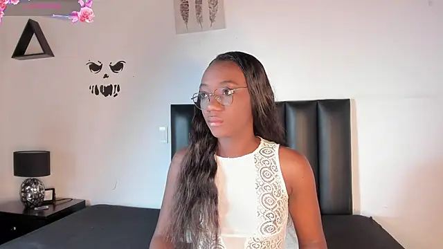 Snapshot of Khenta_Michells chatting on 27, 10, 2025 Khenta Michells online show from 27, 10, 2025