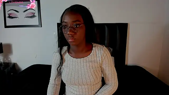 Snapshot of Khenta_Michells chatting on 8, 11, 2025 Khenta Michells online show from 8, 11, 2025