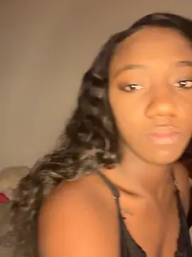 Snapshot of Khenta_Michells chatting on 17, 11, 2025 Khenta Michells online show from 17, 11, 2025