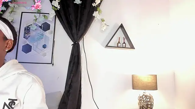 Khenta Michells online show from 5, 5, 2026