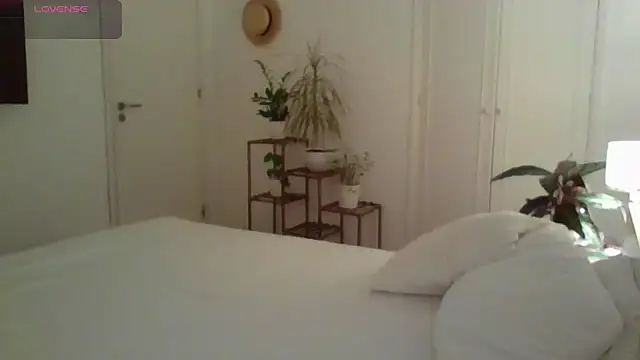 yournextdoorhottie online show from 4, 5, 2026