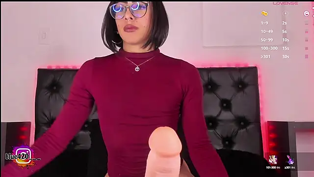 Skyler  blue4 online show from 31, 1, 2025