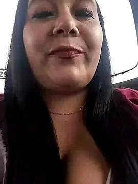sara pineros online show from 25, 1, 2025