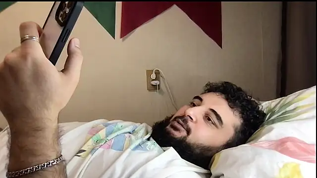 Snapshot of teddy_alan chatting on 24, 10, 2025 teddy alan online show from 24, 10, 2025