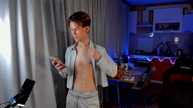 AndrewwCarter2 online show from 8, 2, 2025