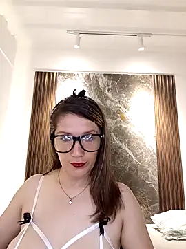 gwen ashly online show from 10, 10, 2025