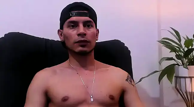 Snapshot of CruzVega chatting on 5, 2, 2025 CruzVega online show from 5, 2, 2025