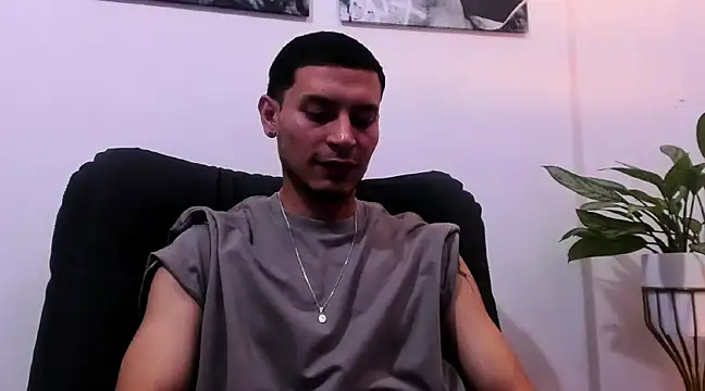 Snapshot of CruzVega chatting on 3, 2, 2025 CruzVega online show from 3, 2, 2025