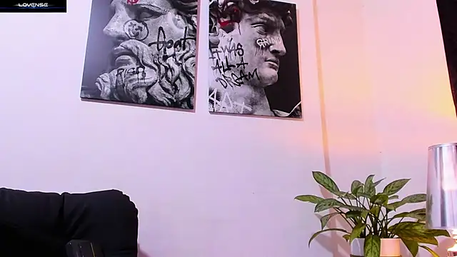 Snapshot of CruzVega chatting on 1, 10, 2025 CruzVega online show from 1, 10, 2025