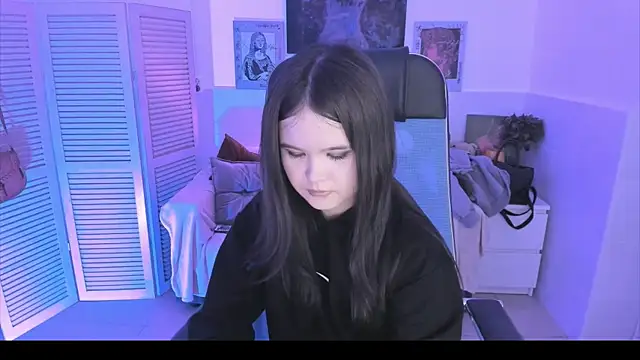 Elainebeness online show from 24, 10, 2025