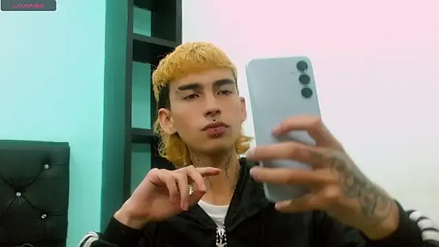 ttimy x boy online show from 19, 3, 2026