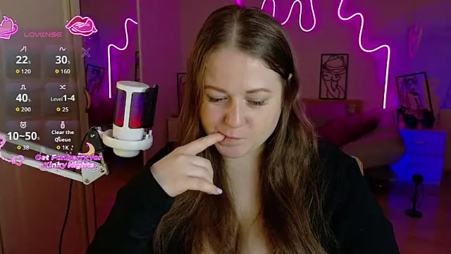 LizzyShine online show from 9, 11, 2025