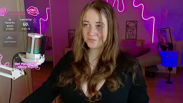 LizzyShine online show from 3, 11, 2025