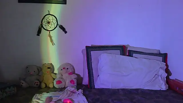 Miss oliviaa online show from 4, 3, 2025