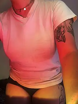 Miss oliviaa online show from 13, 3, 2025