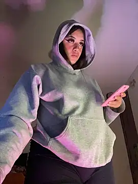 Miss oliviaa online show from 13, 2, 2026