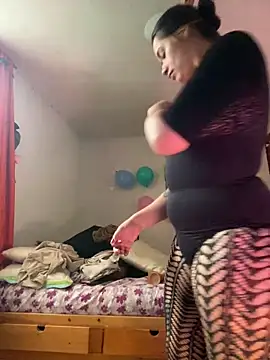 Miss oliviaa online show from 18, 4, 2026