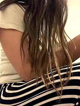 Miss oliviaa online show from 2, 12, 2025