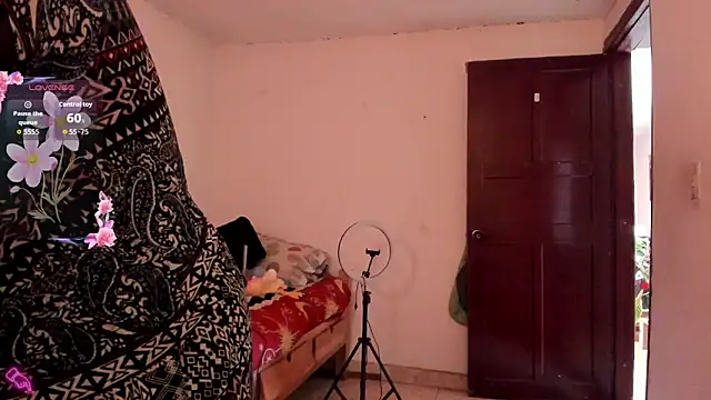 Miss oliviaa online show from 18, 10, 2025