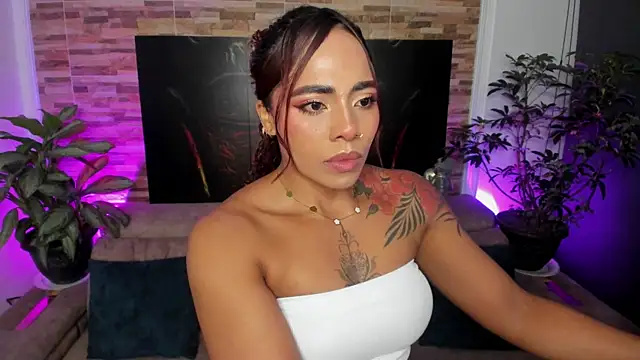Snapshot of emilyfitness chatting on 11, 6, 2026 emilyfitness online show from 11, 6, 2026