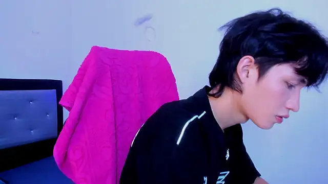 Snapshot of Johhan__Lee chatting on 7, 2, 2025 Johhan Lee online show from 7, 2, 2025