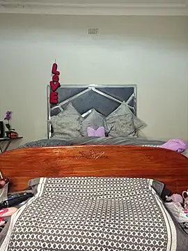 Snapshot of ThickianaRider chatting on 10, 5, 2026 ThickianaRider online show from 10, 5, 2026