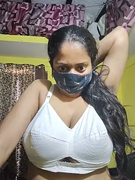 Snapshot of bigtitsqueen chatting on 17, 6, 2026 bigtitsqueen online show from 17, 6, 2026