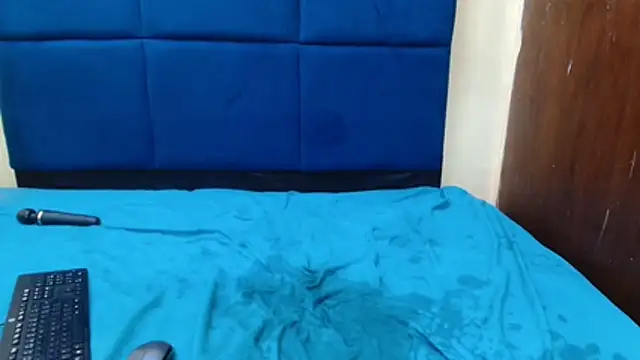 MilkyTitties online show from 15, 12, 2025