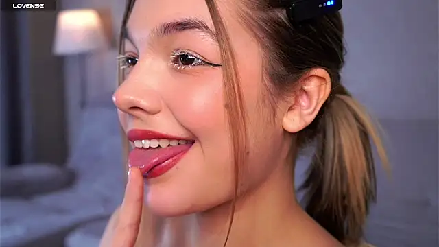 VeronaAppleberry online show from 19, 2, 2025